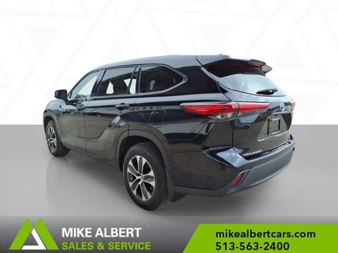 Used 2021 Toyota Highlander XLE image 5