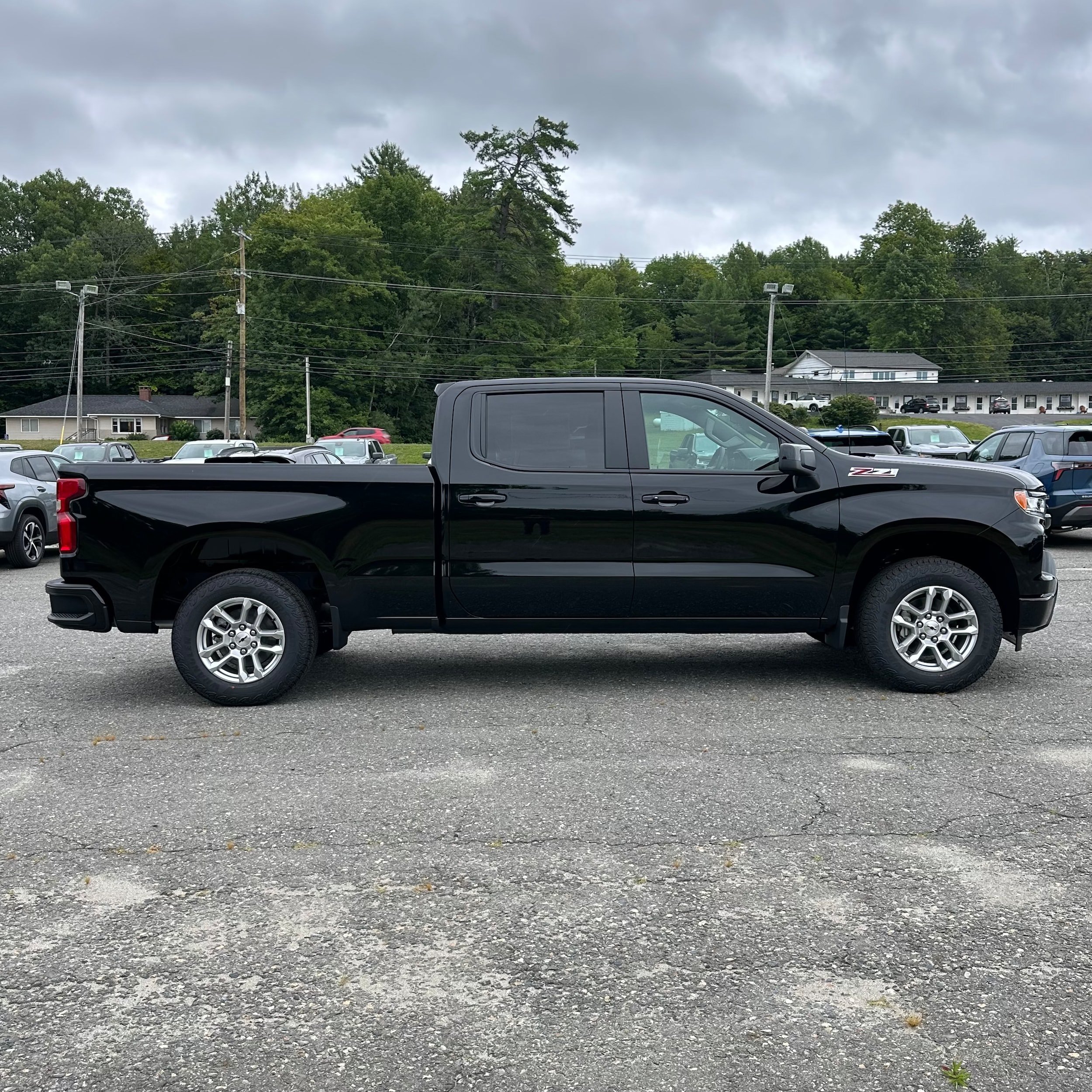 New 2026 Chevrolet Silverado 1500 RST w/ Z71 Off-Road Package AWD/4WD image 2