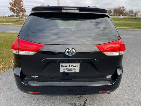 Used 2014 Toyota Sienna XLE image 5