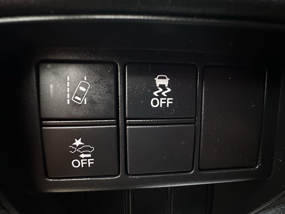 Used 2020 Honda CR-V LX image 12