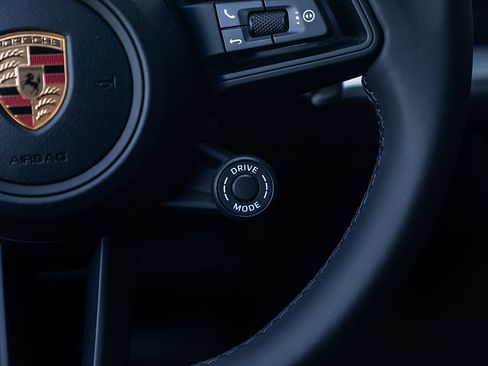 Certified 2026 Porsche Cayenne Coupe AWD/4WD image 9