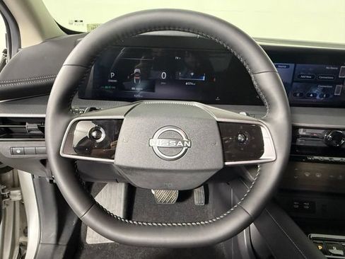 Used 2025 Nissan Murano SV FWD image 15