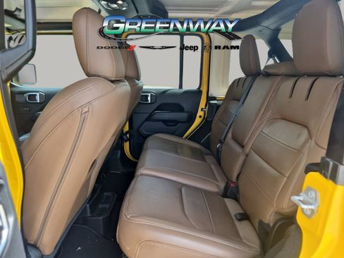 Used 2021 Jeep Wrangler Unlimited Sahara w/ Cold Weather Group AWD/4WD image 22