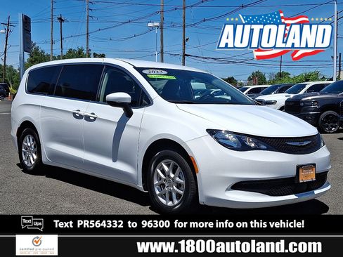 Certified 2023 Chrysler Voyager LX FWD image 1