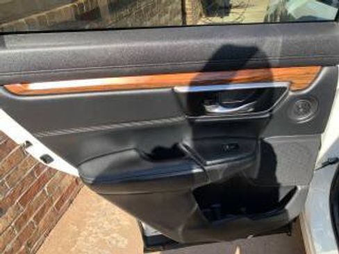 Used 2018 Honda CR-V Touring image 21