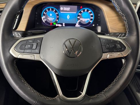 Used 2025 Volkswagen Atlas SE AWD/4WD image 9