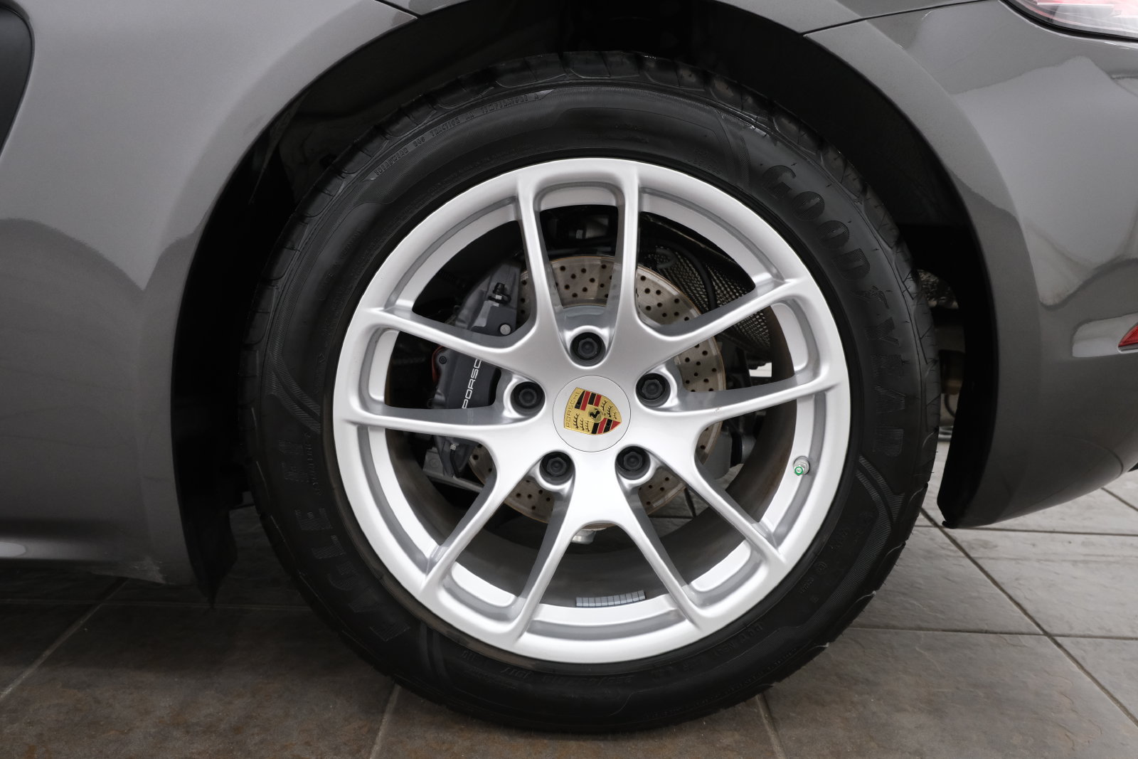 Used 2021 Porsche 718 Cayman RWD image 33
