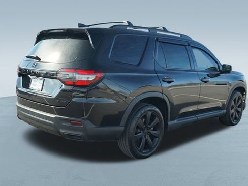 Used 2023 Honda Pilot Elite image 9