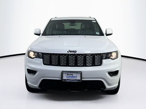 Used 2022 Jeep Grand Cherokee Laredo X image 2