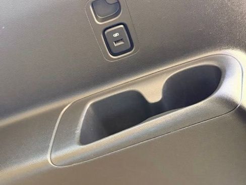 Used 2023 Buick Enclave Essence image 17