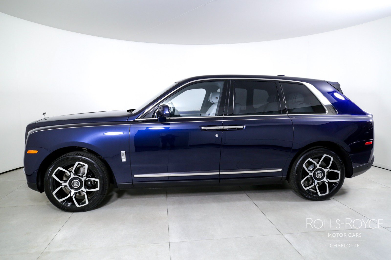 Certified 2024 Rolls-Royce Cullinan AWD/4WD image 3