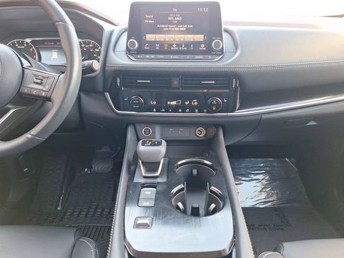 Used 2023 Nissan Rogue SL image 18
