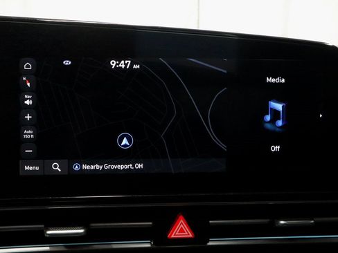 Certified 2023 Hyundai Elantra Limited image 3