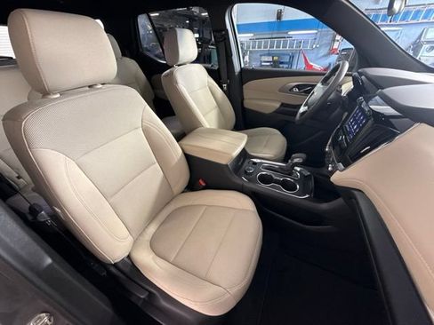 Used 2023 Chevrolet Traverse LS AWD/4WD image 31