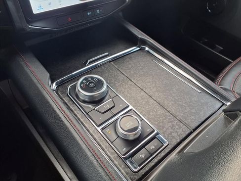 Used 2023 Ford Expedition Limited image 26