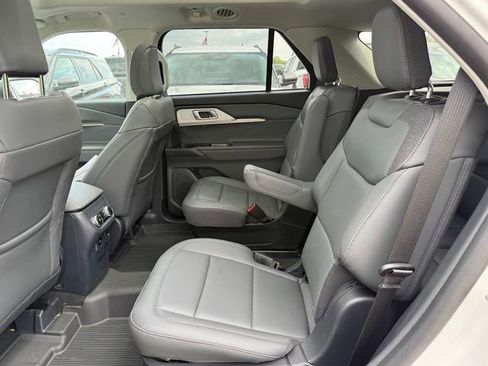 Used 2026 Ford Explorer Active w/ Active Comfort Package AWD/4WD image 15