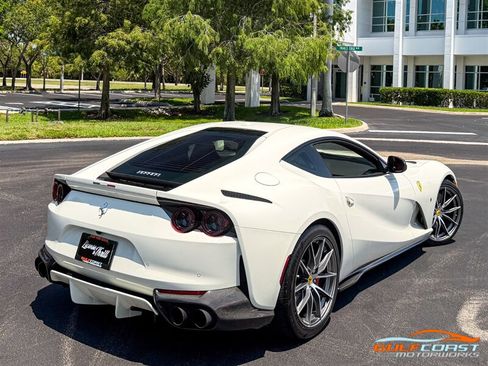 Used 2019 Ferrari 812 Superfast RWD image 58
