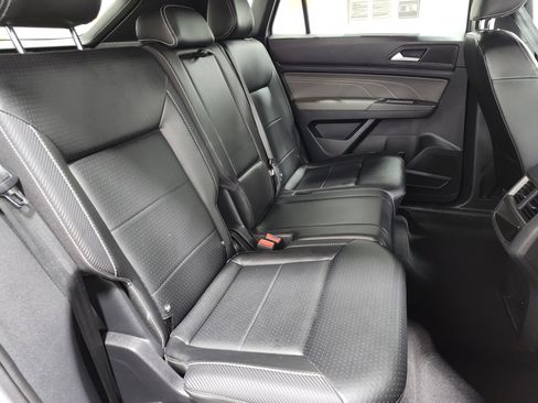 Used 2022 Volkswagen Atlas Cross Sport SE image 21