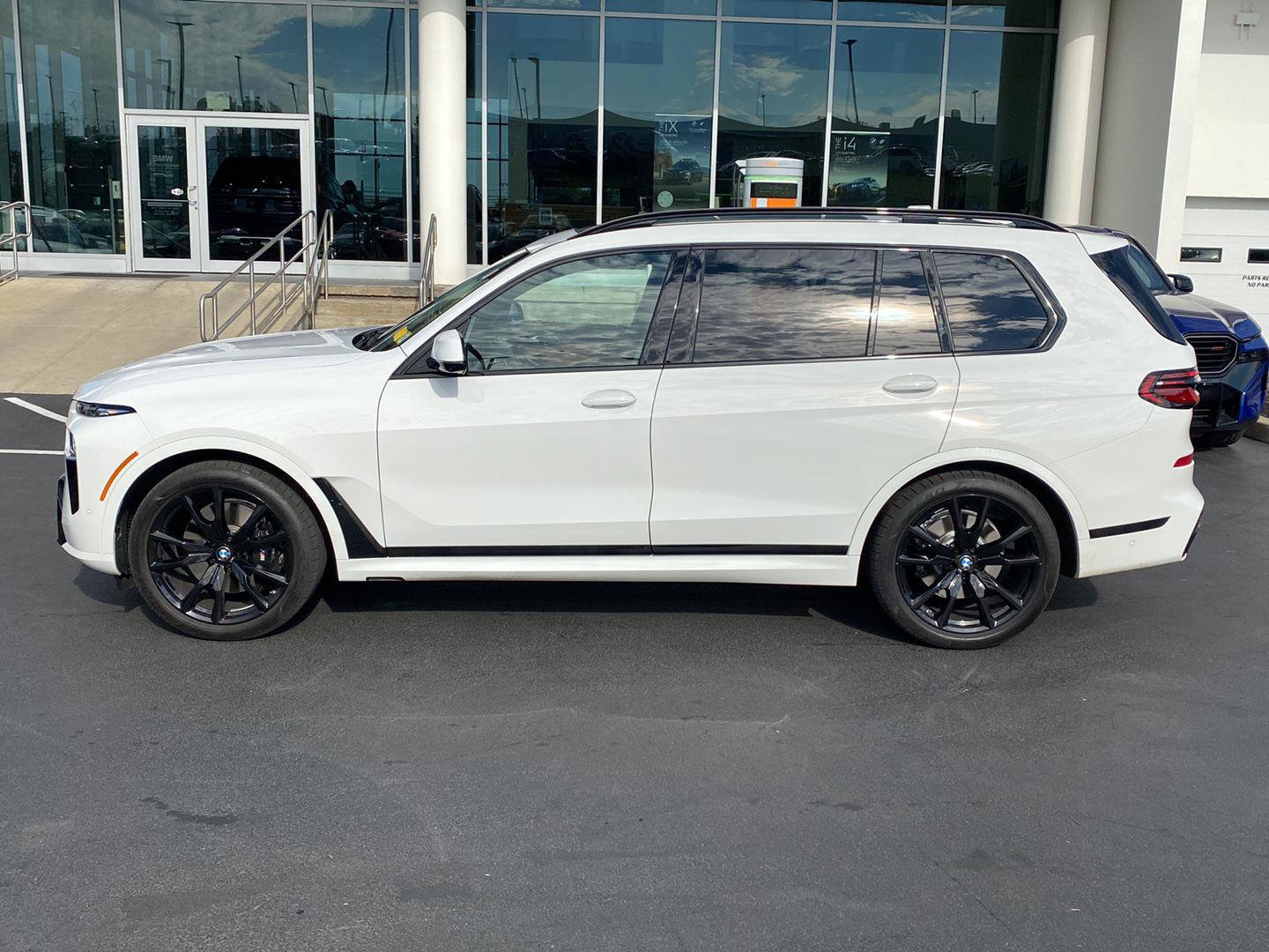 Used 2027 BMW X7 xDrive40i AWD/4WD image 6
