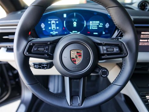 New 2025 Porsche Macan 4 Electric image 19