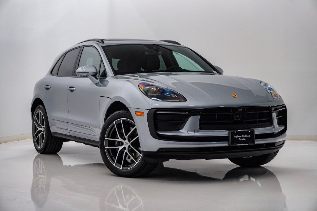 Certified 2026 Porsche Macan AWD/4WD image 8