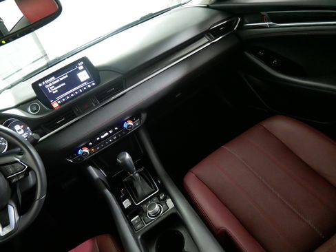 Used 2021 MAZDA MAZDA6 Carbon Edition FWD image 11