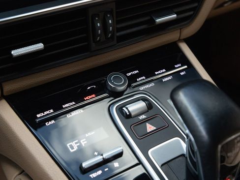 Certified 2023 Porsche Cayenne Platinum Edition AWD/4WD image 26
