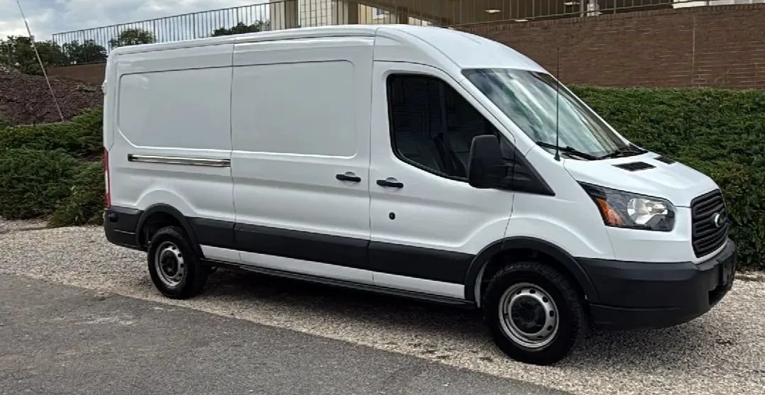 Used 2018 Ford Transit 350 148 Medium Roof RWD image 3