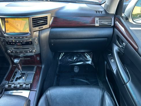 Used 2011 Lexus LX 570 4WD image 30