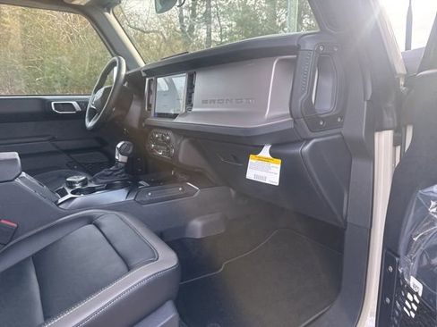 New 2025 Ford Bronco Outer Banks image 25