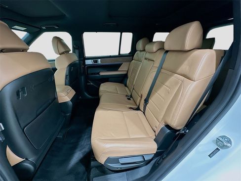 Used 2024 Hyundai Santa Fe Limited image 26