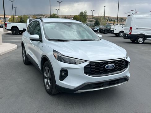 Used 2025 Ford Escape ST-Line Select AWD/4WD image 4