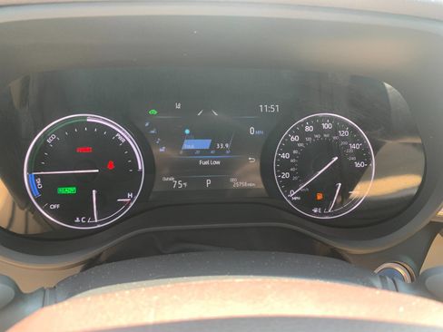 Used 2024 Toyota Sienna Platinum FWD image 32
