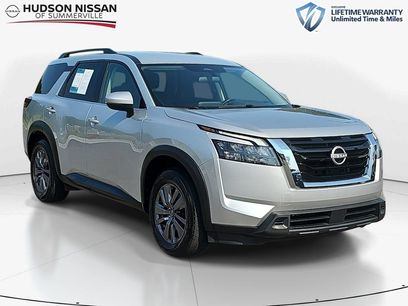 Used 2024 Nissan Pathfinder SV