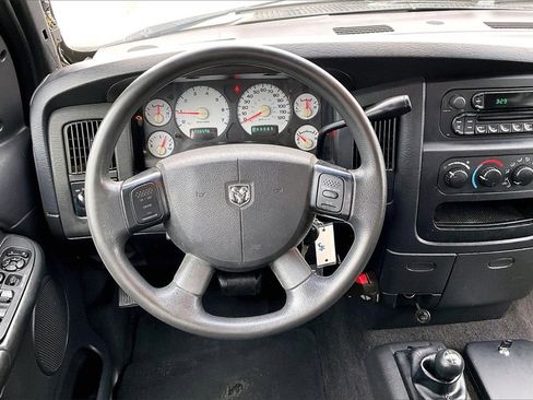 Used 2005 Dodge Ram 1500 Truck SLT image 8