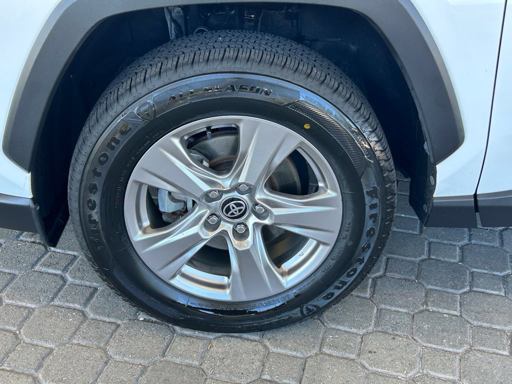 Used 2022 Toyota RAV4 XLE w/ Convenience Package FWD image 19