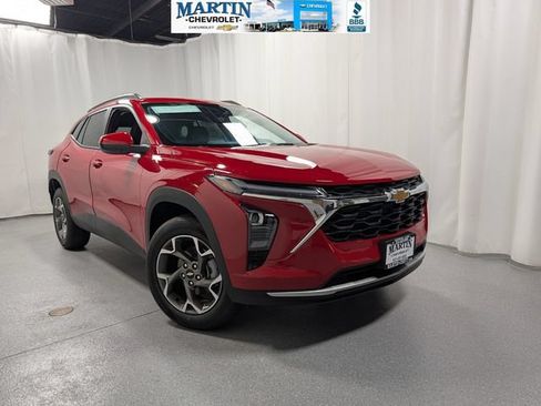 New 2026 Chevrolet Trax LT w/ Driver Confidence Package FWD image 1