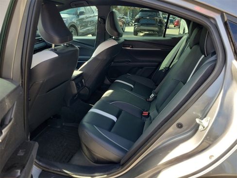 Used 2025 Toyota Camry SE image 11