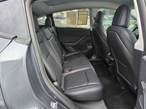 Used 2022 Tesla Model Y Performance image 12