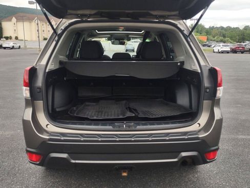 Used 2021 Subaru Forester Premium AWD/4WD image 9
