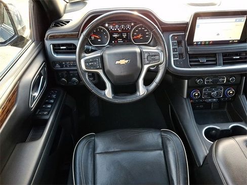 Used 2021 Chevrolet Tahoe Premier w/ Premium Package image 13