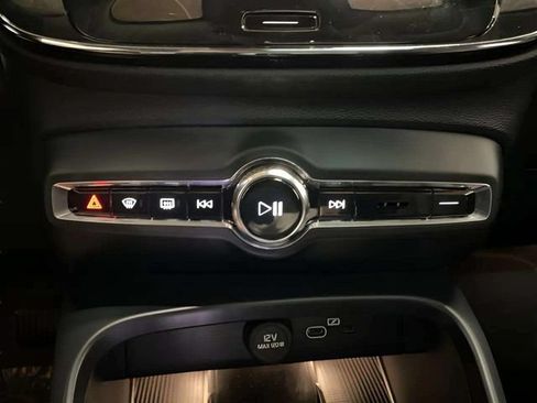 Used 2025 Volvo XC40 B5 Plus AWD/4WD image 52