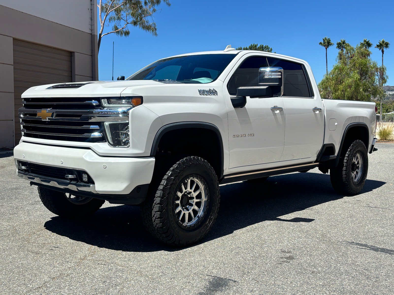Used 2021 Chevrolet Silverado 2500 High Country w/ Z71 Off-Road Package AWD/4WD image 1
