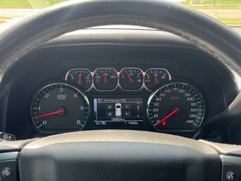 Used 2018 Chevrolet Suburban LT AWD/4WD image 21