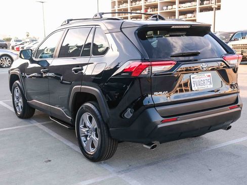 Certified 2025 Toyota RAV4 XLE FWD image 6