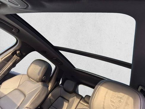 Used 2026 Porsche Cayenne AWD/4WD image 13