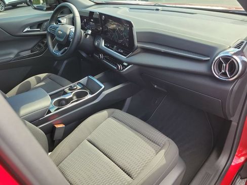 Certified 2026 Chevrolet Equinox LT FWD image 29