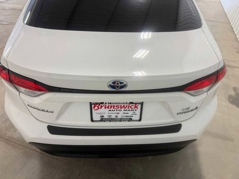 Certified 2023 Toyota Corolla LE w/ LE Premium Package FWD image 16