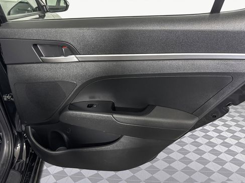 Used 2019 Hyundai Elantra SE w/ Cargo Package image 27