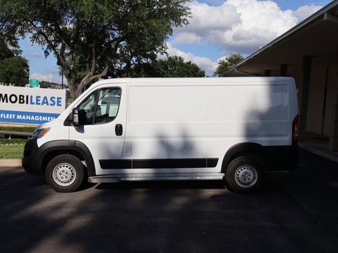 Used 2025 RAM ProMaster 2500 w/ U-Haul Equipment Group FWD image 8